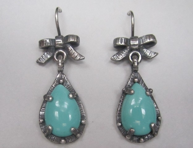 Bows with Teardrop Turquoise