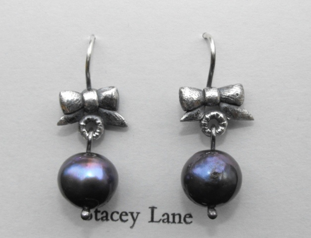 Victorian Bow with Dark Grey Dangles
