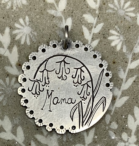 Mama Love Token with Bell Flowers