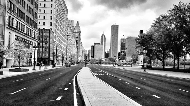Mid-day traffic on South Michigan Avenue during Covid