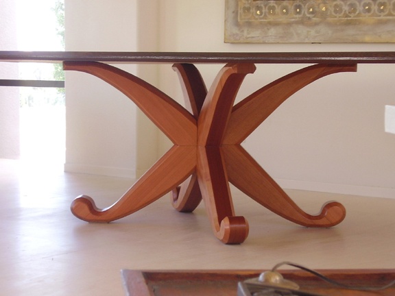 OCTOPUS TABLE